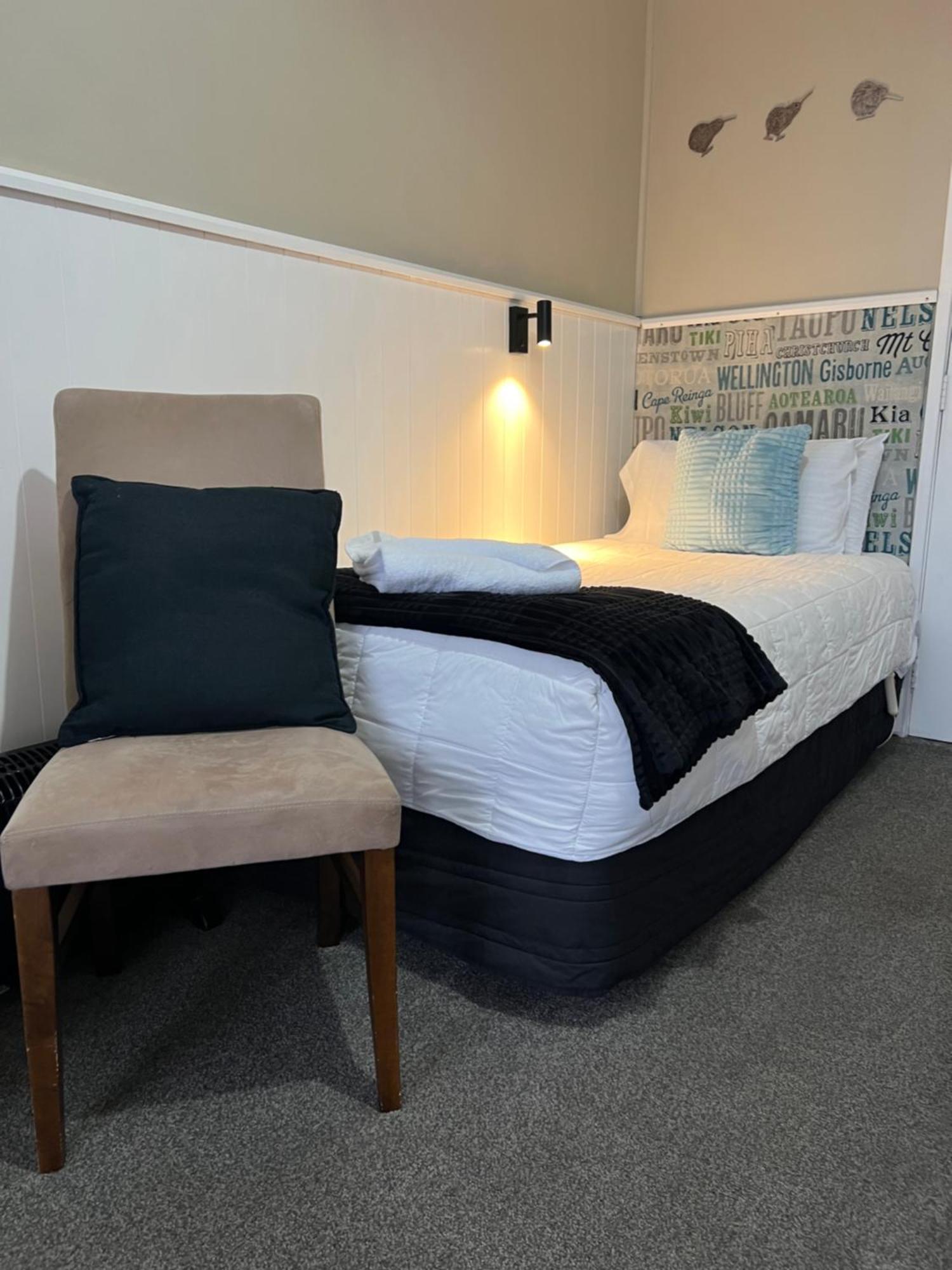 פיקטון High Street Living Motel מראה חיצוני תמונה