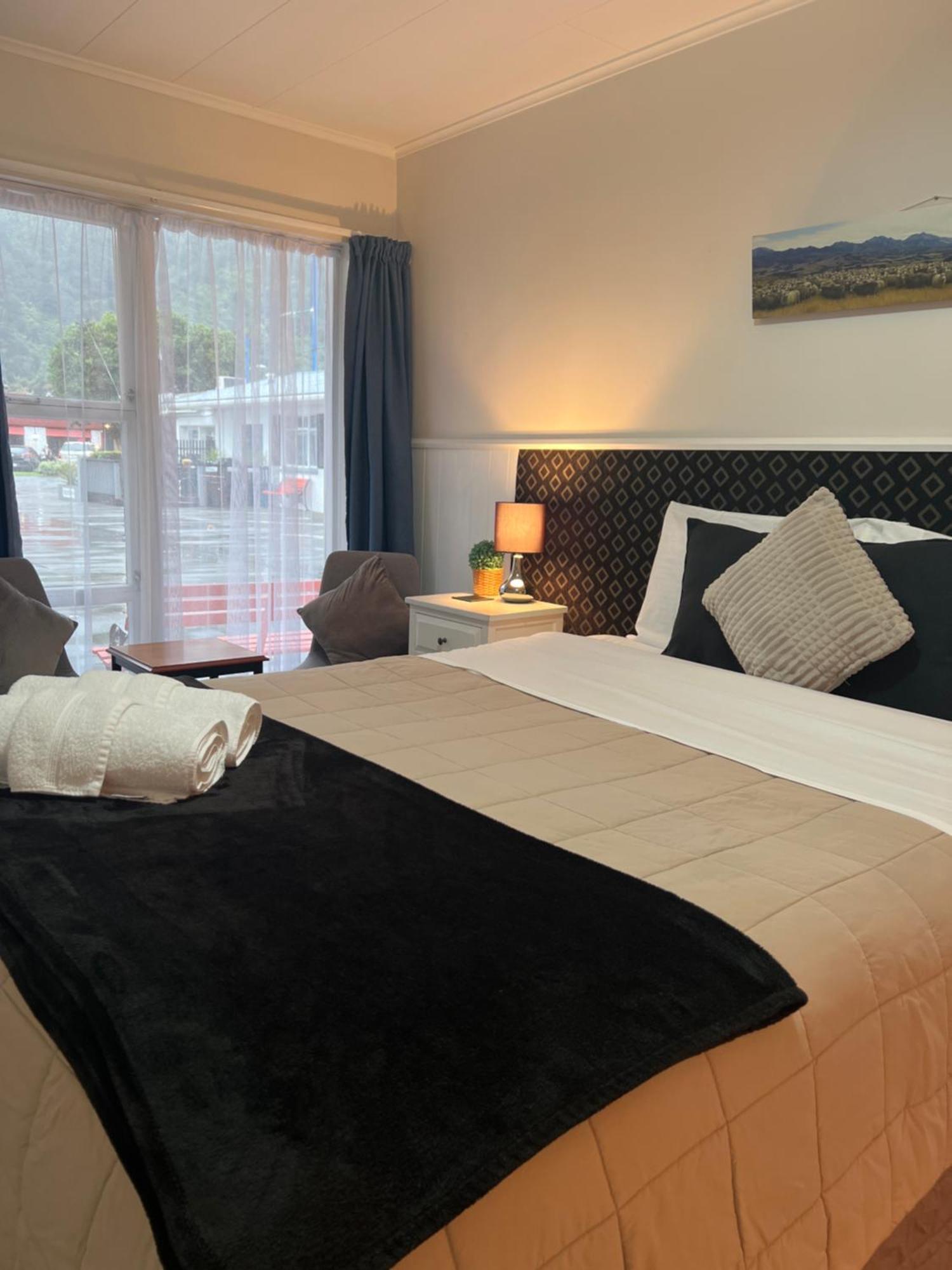 פיקטון High Street Living Motel מראה חיצוני תמונה
