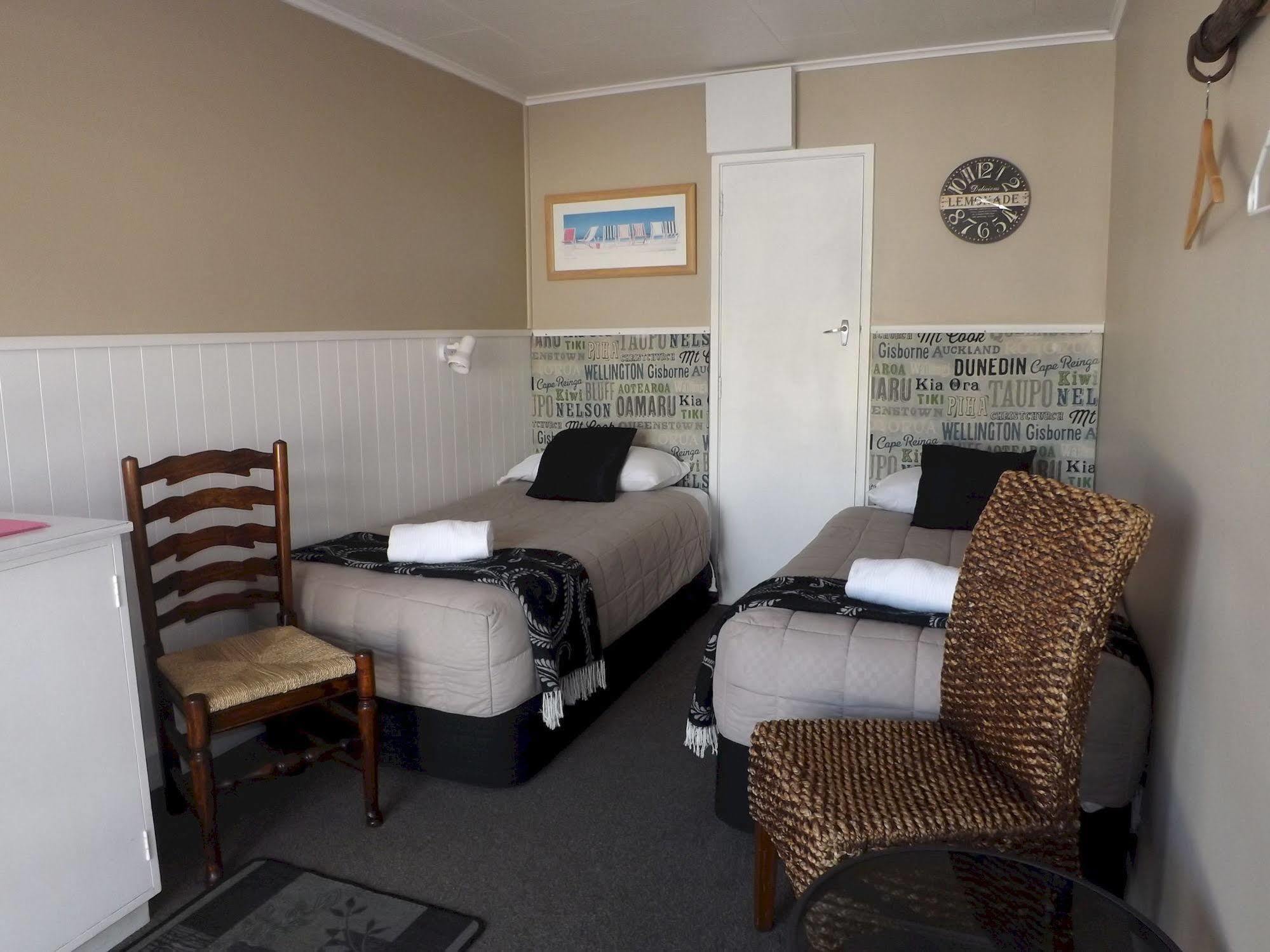 פיקטון High Street Living Motel מראה חיצוני תמונה